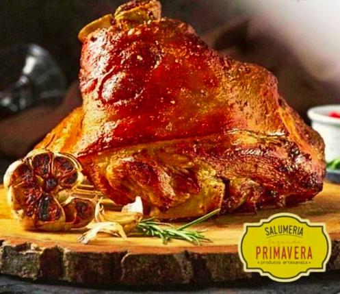 Joelho de porco defumado